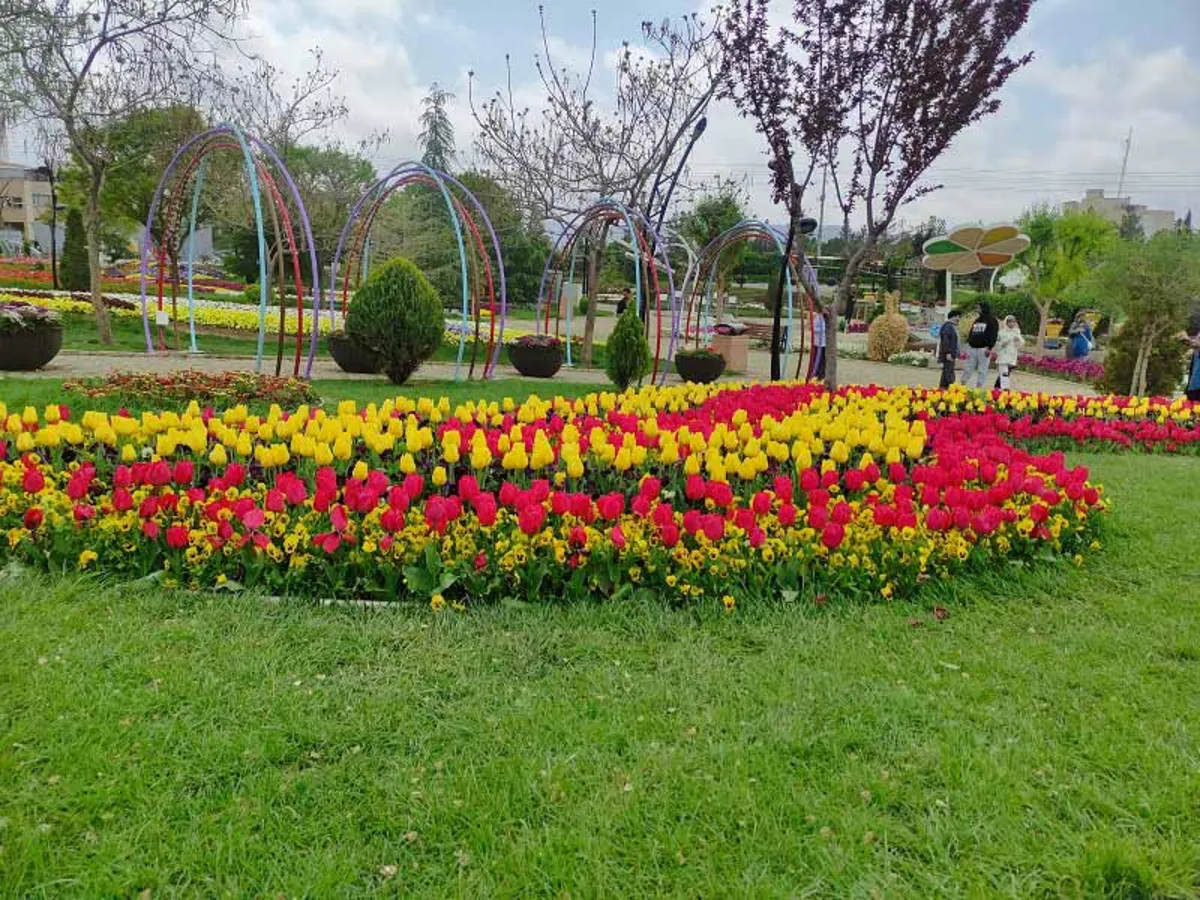 امکانات باغ گل‌های مشهد