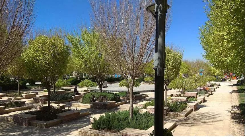 خوش‌گذرانی در بوستان نماز