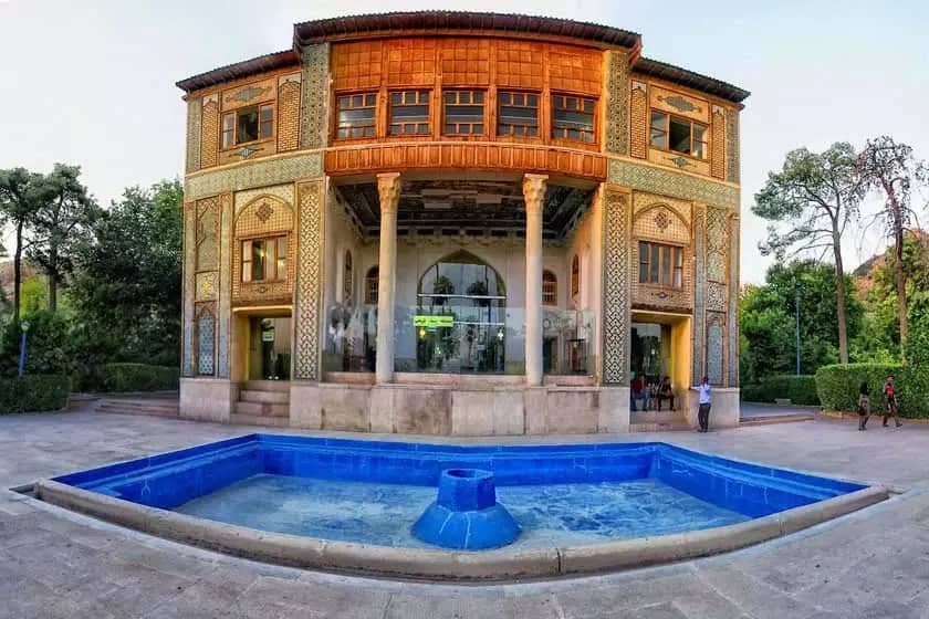 جاذبه‌های گردشگری نزدیک به باغ ارم 1