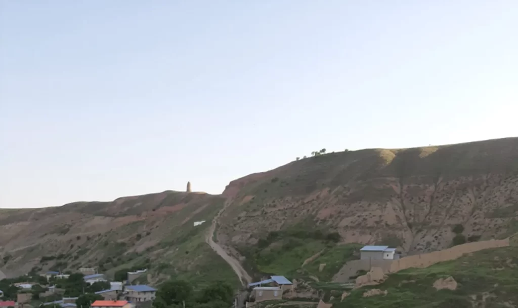 جاهای دیدنی اطراف میل خویین؛ از غارهای باستانی تا روستاهای بکر