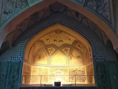 جاذبه‌های دیدنی نزدیک کاخ سرهنگ (4)