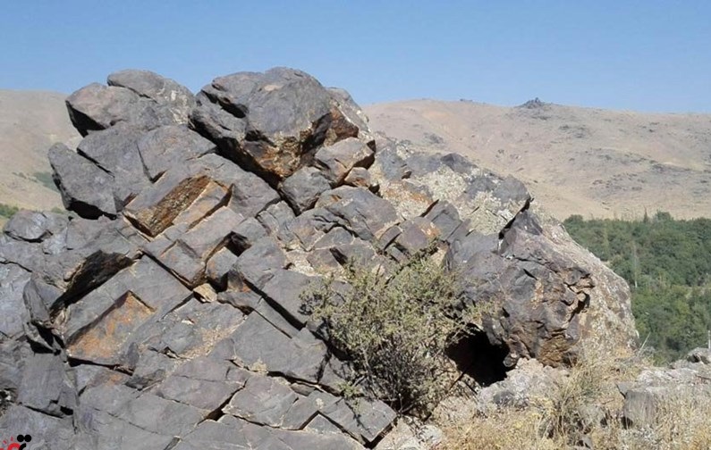 چشمه فرشته همدان، چشمه ی پر آب کوه های الوند